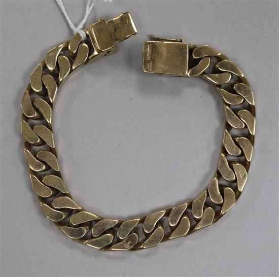 A heavy early 1980s 9ct gold curblink bracelet, approx. 20cm.